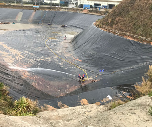 虎林废水池清理